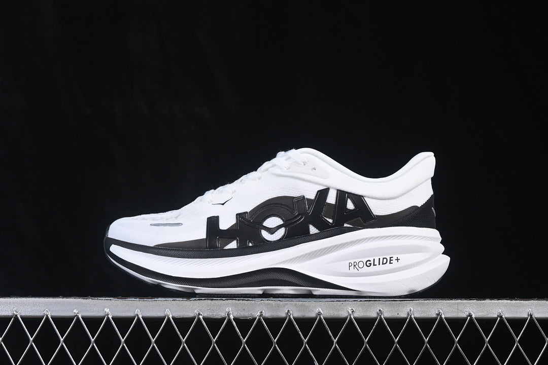 HOKA ONE Clifton Pro